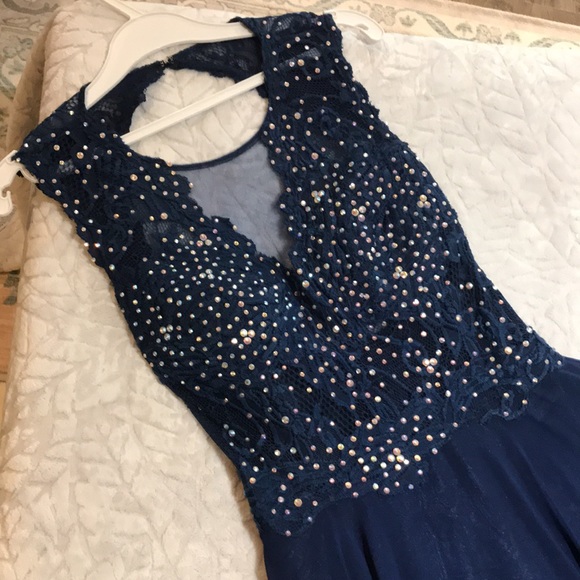 Women’s Prom Dress - Picture 6 of 7